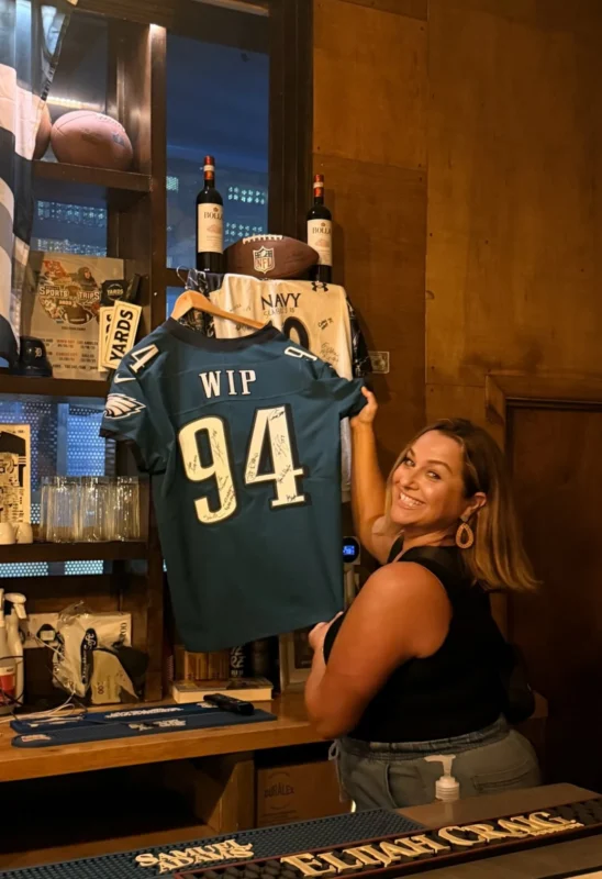 London is seeing Green this weekend thanks to @truefantravel! Thank you to @maggieontv and @6abcactionnews for speaking with CEO Vince Rizzuto ahead of their big trip this weekend. Go Birds! 🦅🏈
#PhillyPRGirl #PhillySportsTrips #6ABCActionNews #GoBirds